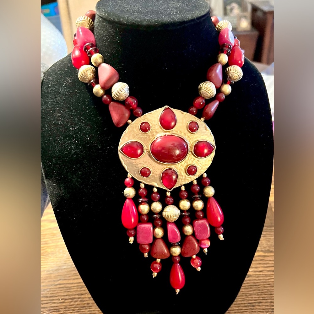 Chico‘s 35th anniversary Limited edition necklace